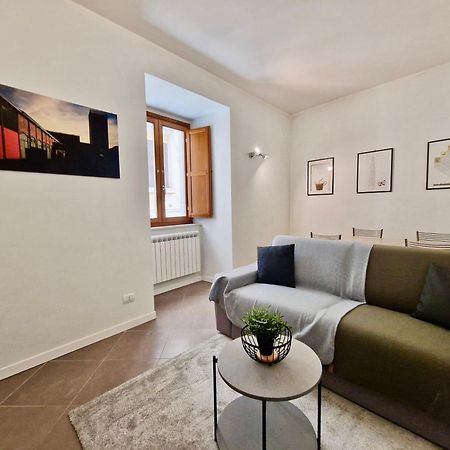 Al Centro Del Centro Apartment By Tramonti LʼAquila المظهر الخارجي الصورة