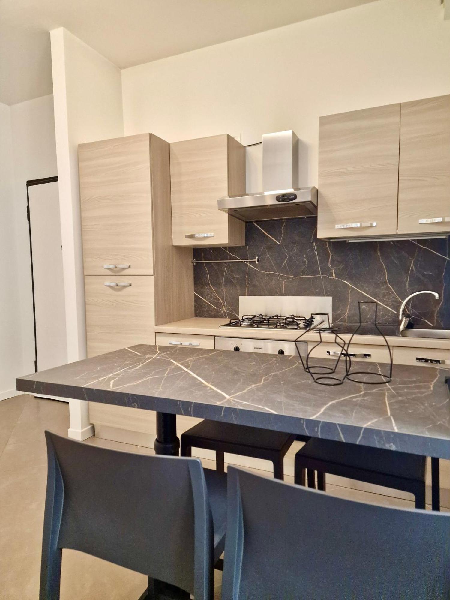 Al Centro Del Centro Apartment By Tramonti LʼAquila المظهر الخارجي الصورة